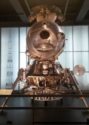 LK-3_lunar_lander_engineering_test_unit.jpg
