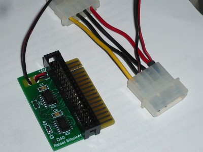 Hotový D40 Reset Silencer s konektorom pre kábel, vhodné pre externú mechaniku kde sa často manipuluje s káblami