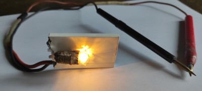 žárovková zkoušečka na polovodiče zaletované v desce